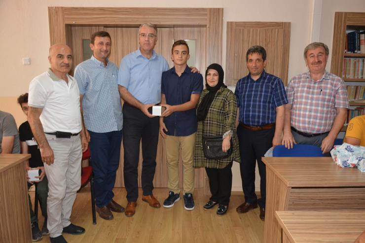 Başarılı Öğrenciler Ödüllendirildi
