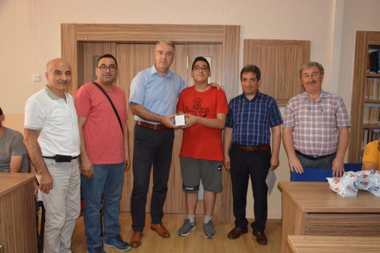 Başarılı Öğrenciler Ödüllendirildi