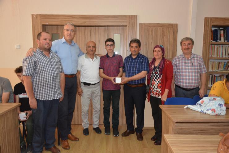 Başarılı Öğrenciler Ödüllendirildi