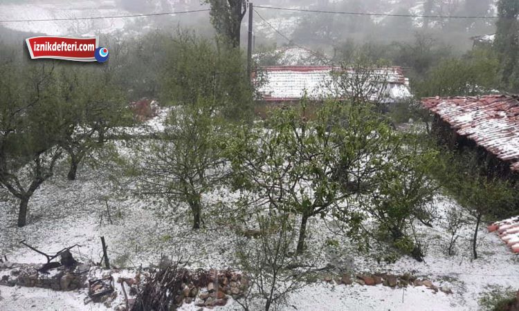 İznik’te Yağış Ve Dolu Hayatı Felç Etti