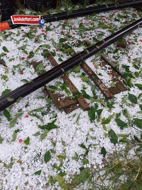 İznik’te Yağış Ve Dolu Hayatı Felç Etti