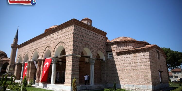 İznik Müzesi (Nilüfer Hatun İmareti), şimdiki adı ile Nilüfer Hatun İmareti Türk İslam Eserleri Müzesi olarak açılışı Kültür ve Turizm Bakanı Mehmet Nuri Ersoy'un katıldığı bir törenle yapıldı.