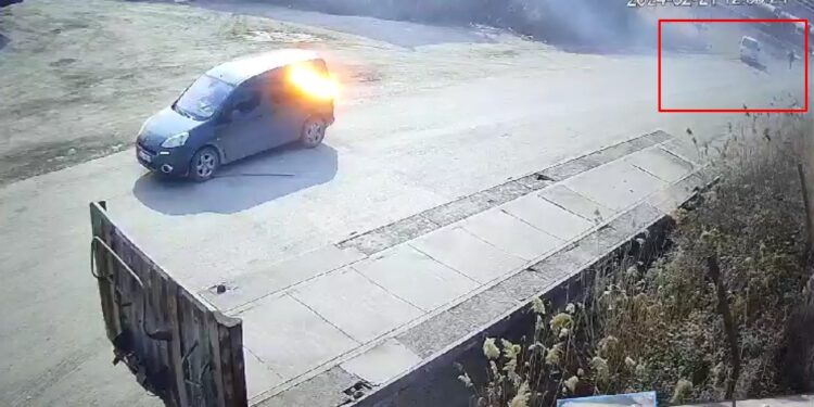 Tartıştığı Kişiye Kamyonetiyle Ezmeye Çalıştı
